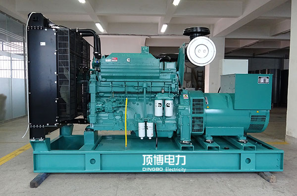 重庆康明斯600kw（型号QSKTAA19-G11X）柴油发电机组主要技术参数